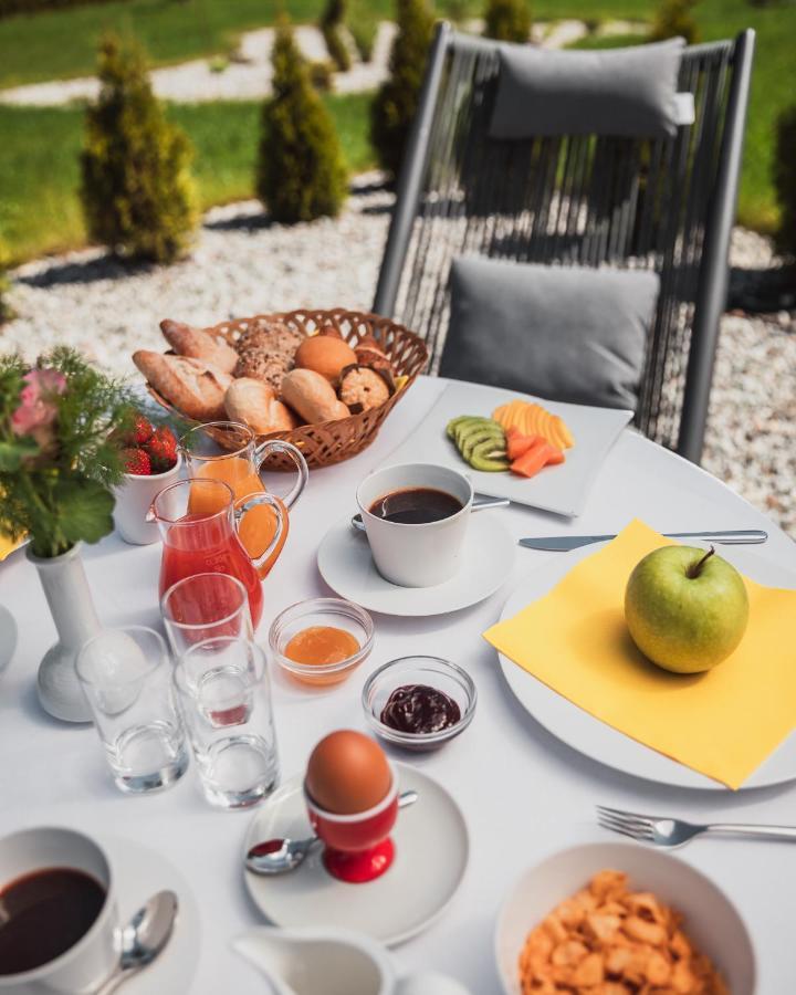 Hotel Bischofhof - Bistro Jasmin Chiusa Luaran gambar