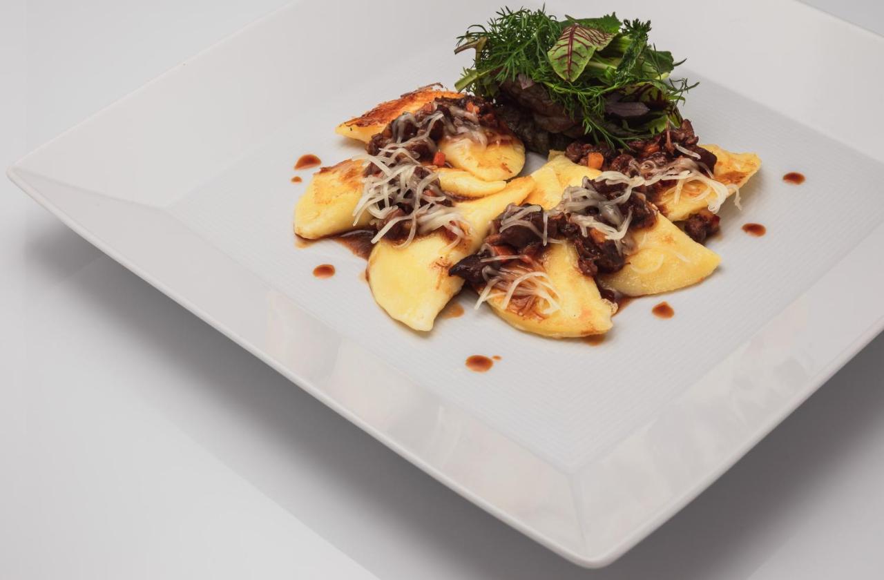 Hotel Bischofhof - Bistro Jasmin Chiusa Luaran gambar