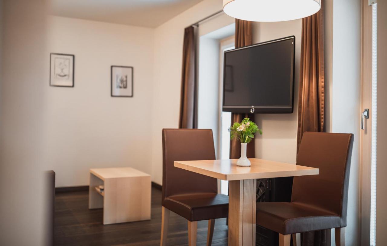 Hotel Bischofhof - Bistro Jasmin Chiusa Luaran gambar