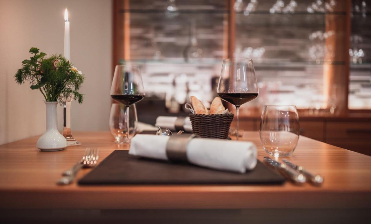 Hotel Bischofhof - Bistro Jasmin Chiusa Luaran gambar
