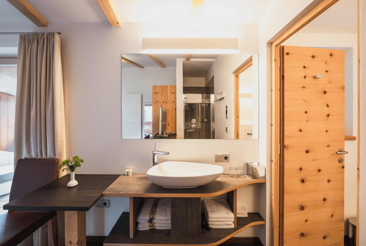 Hotel Bischofhof - Bistro Jasmin Chiusa Luaran gambar