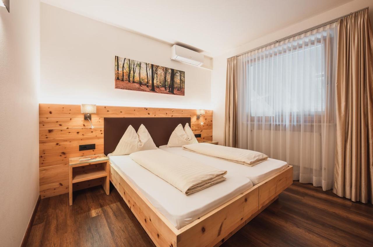 Hotel Bischofhof - Bistro Jasmin Chiusa Luaran gambar