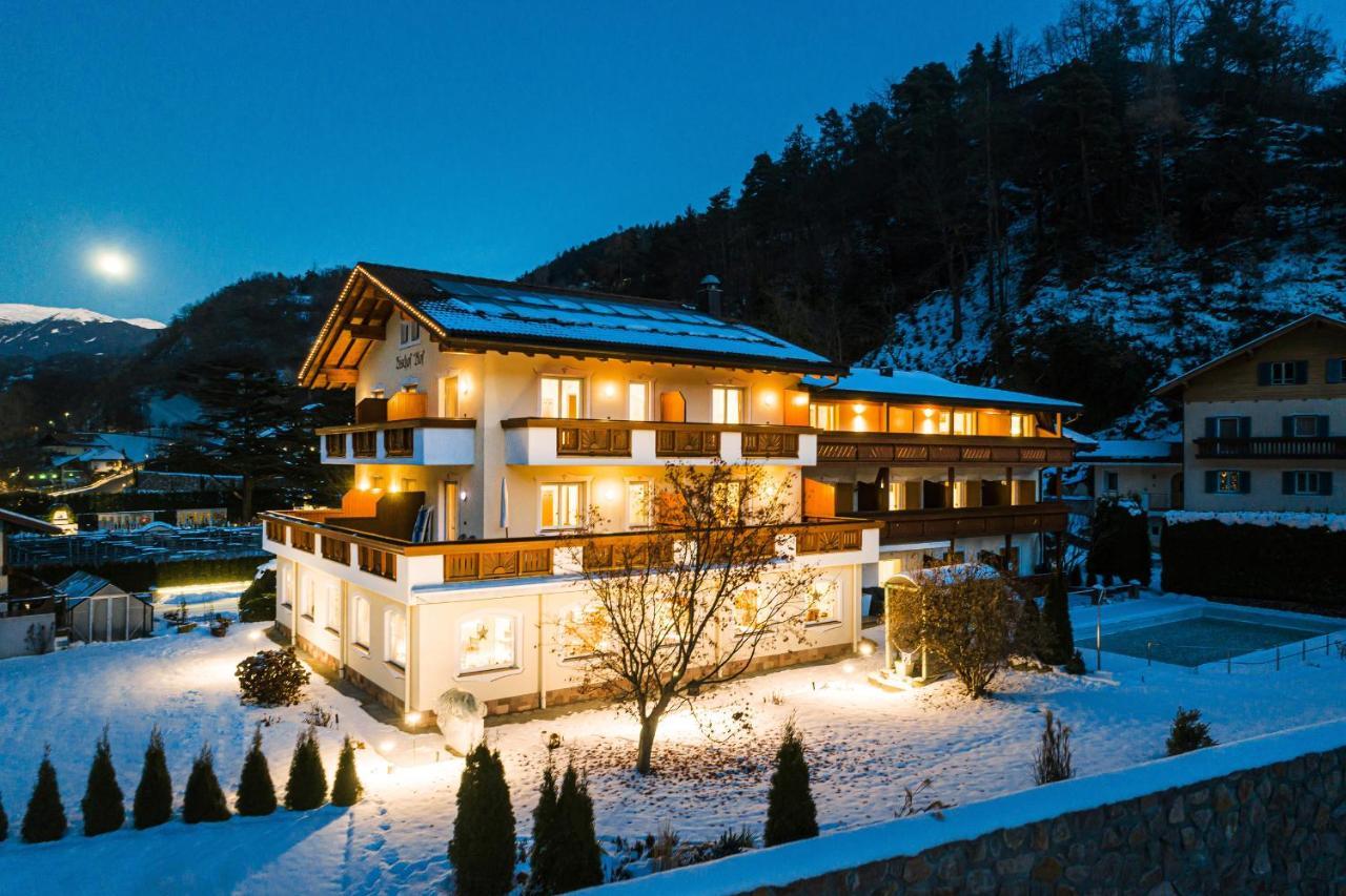 Hotel Bischofhof - Bistro Jasmin Chiusa Luaran gambar