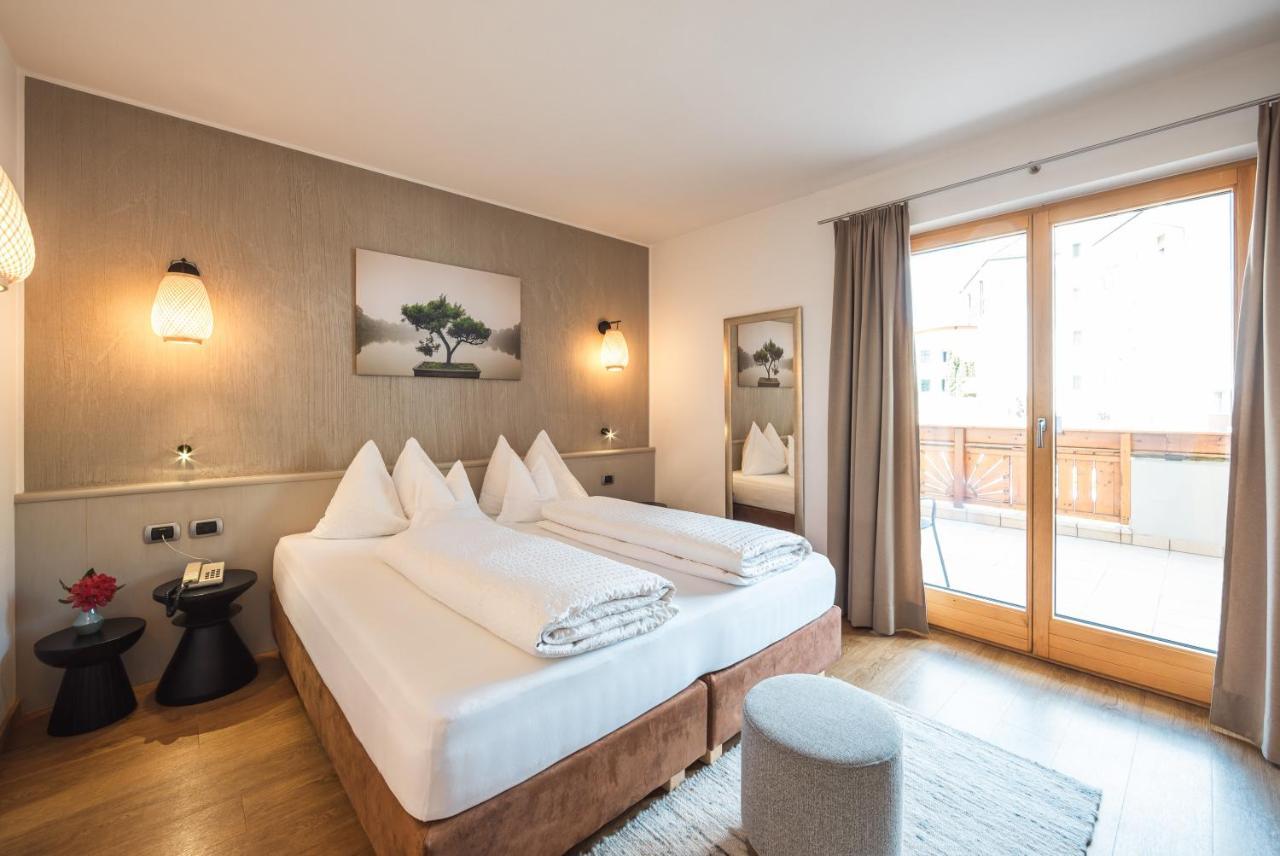 Hotel Bischofhof - Bistro Jasmin Chiusa Luaran gambar