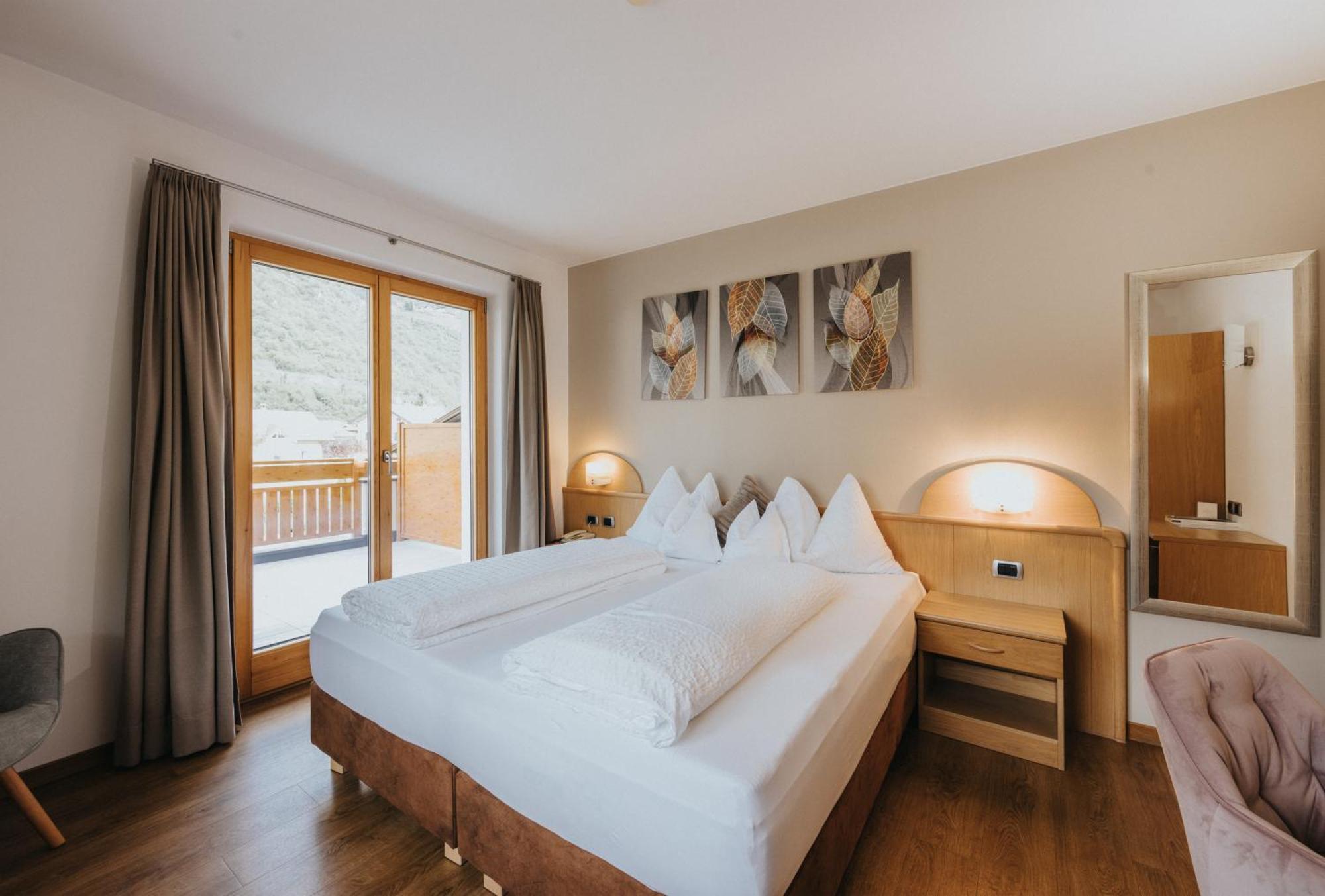 Hotel Bischofhof - Bistro Jasmin Chiusa Luaran gambar