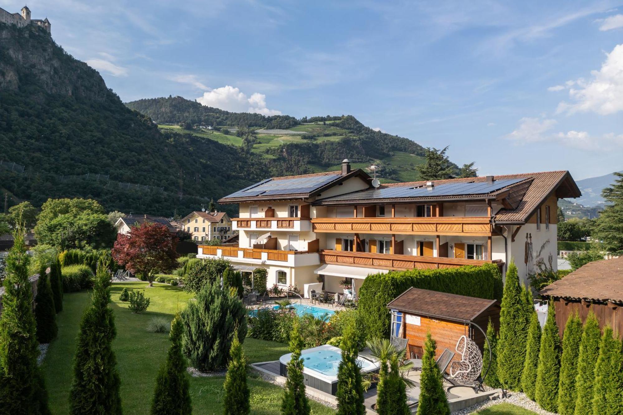 Hotel Bischofhof - Bistro Jasmin Chiusa Luaran gambar
