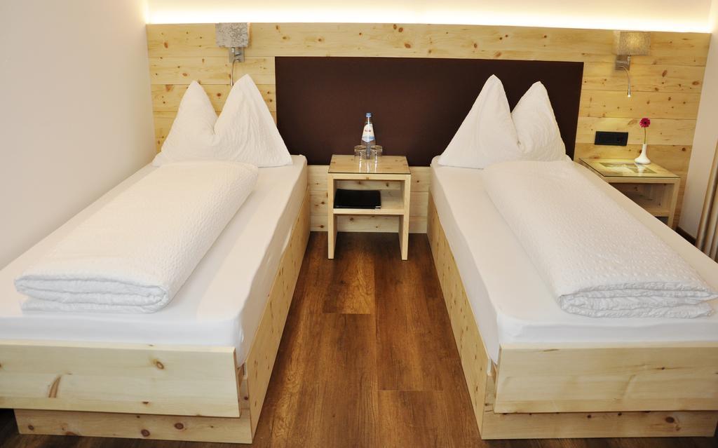 Hotel Bischofhof - Bistro Jasmin Chiusa Luaran gambar